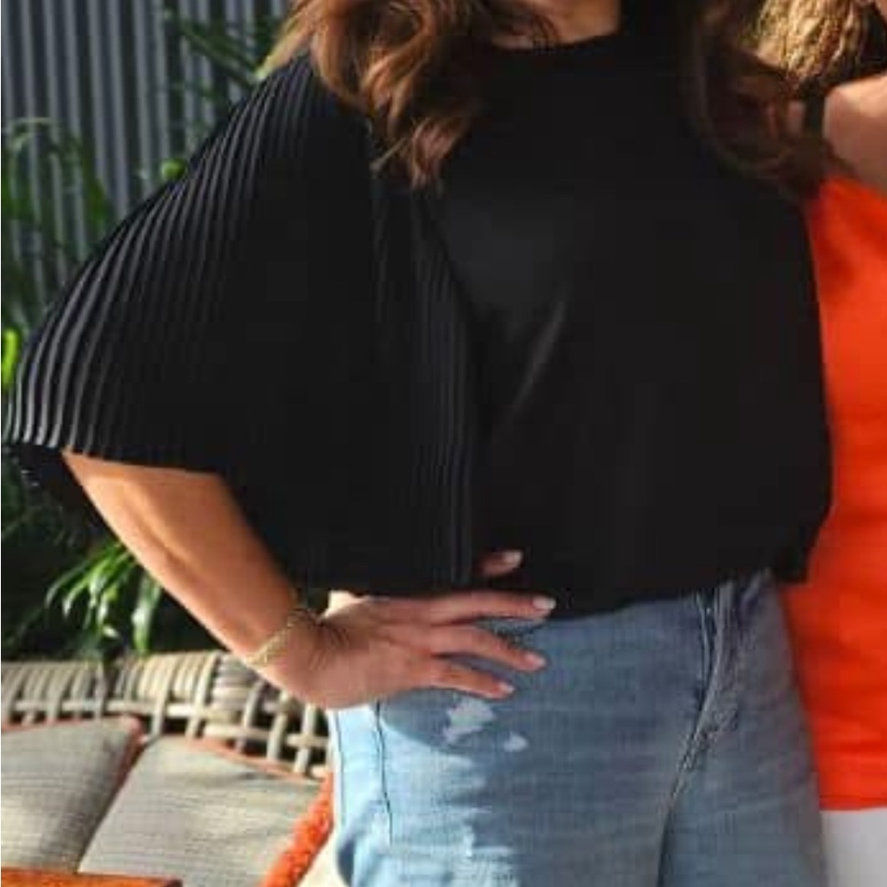 Worthington Black Pleated Sleeve Blouse